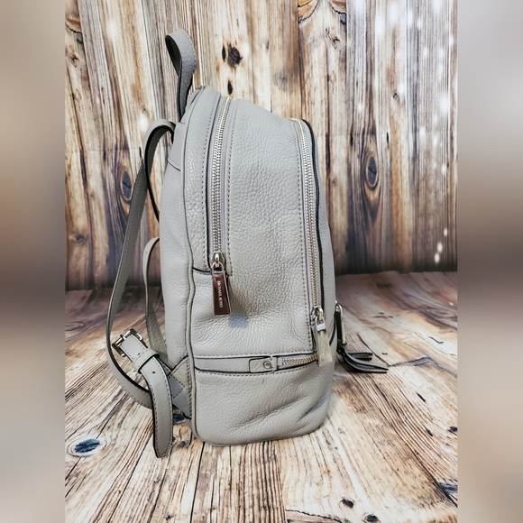MICHAEL KORS Rhea Medium Leather Backpack - Picture 4 of 10